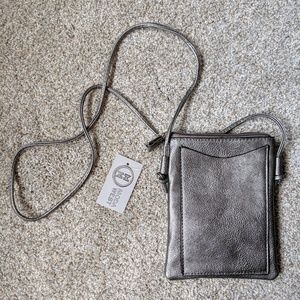 😎NWT Small Cross Body Purse Metallic Gray